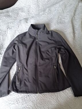 Women's Black Softshell Jacket - Classic Zip Front